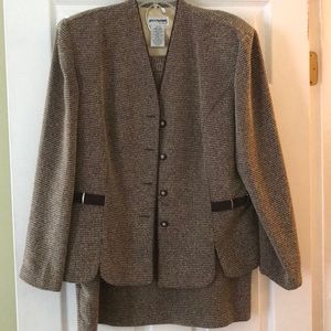 Perceptions 2-pc suit size 16